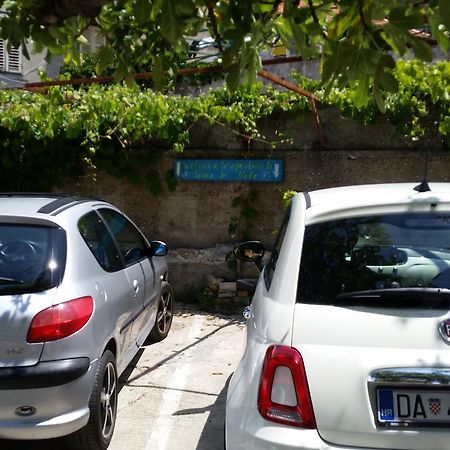 Studio Toma With Private Parking Place Šibenik Buitenkant foto