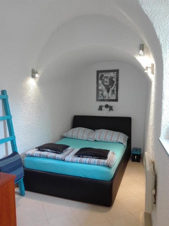 Studio Toma With Private Parking Place Šibenik Buitenkant foto